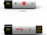 USB-флэшка и аккумулятор в одном корпусе USB-флэшка и аккумулятор в одном корпусе