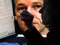 Хакеры продолжают мстить за WikiLeaks