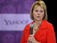 Yahoo! без причины уволила генерального директора