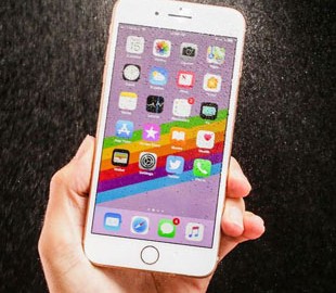 Продажи iPhone могут рухнуть из-за программы замены аккумуляторов