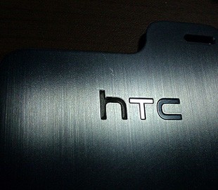 HTC выпустит недорогой полноэкранный смартфон